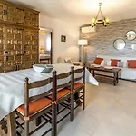 PORT DE LA SELVA 94 Apartamento con extenso jardín y barbacoa